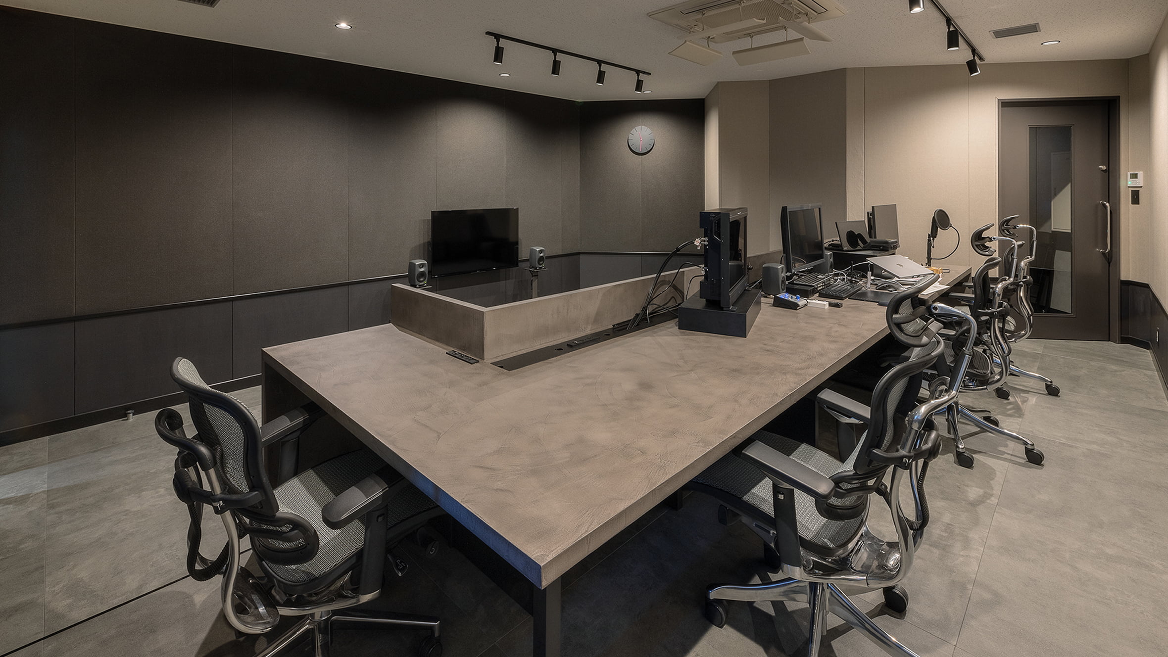 編集スタジオの写真